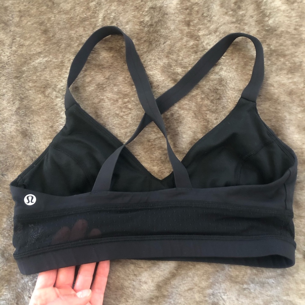 Lululemon Bra with mesh - size 6, minimum impact - Picture 3 of 4